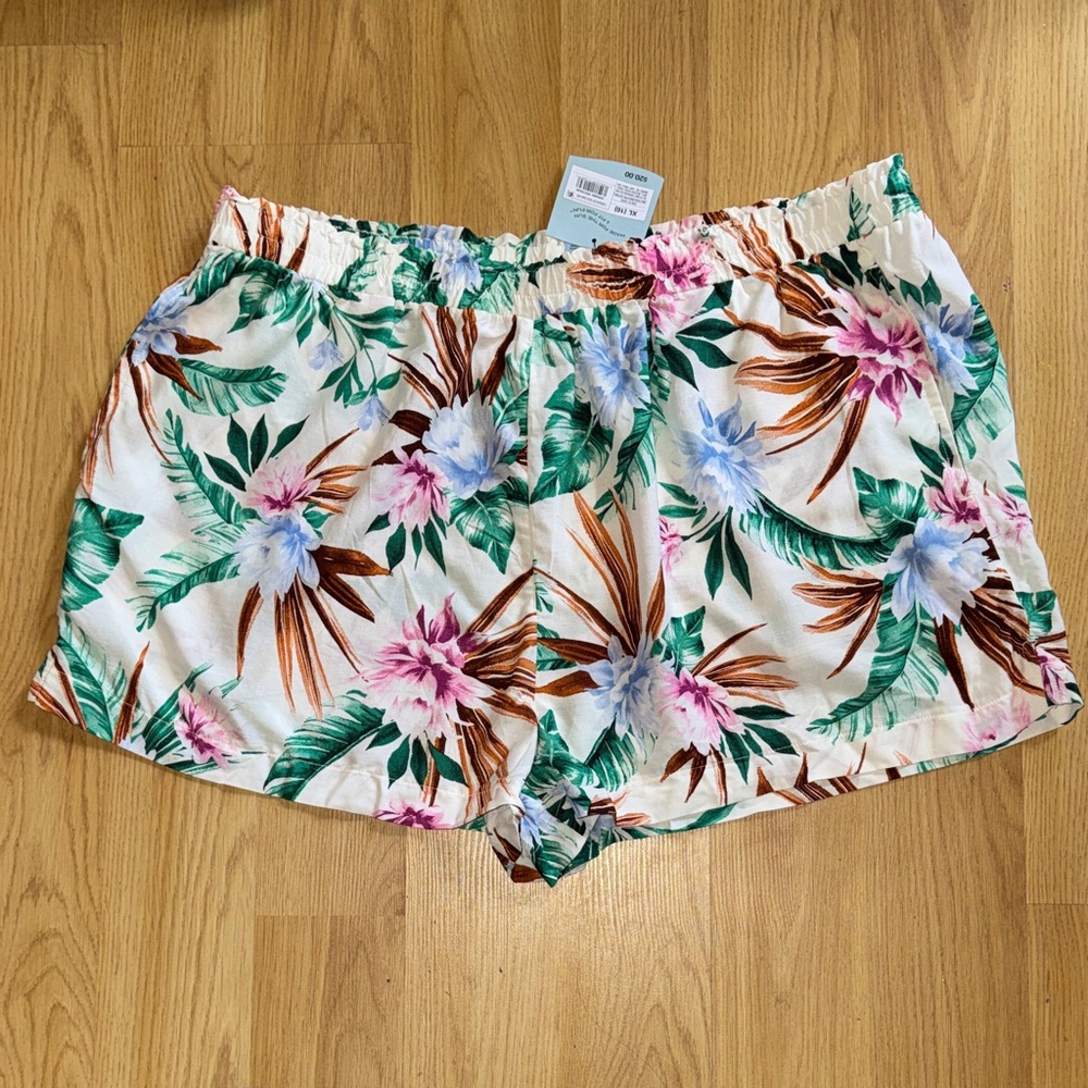 Shade & Shore NWT size XL 16 Hawaiian print floral Women's Shorts